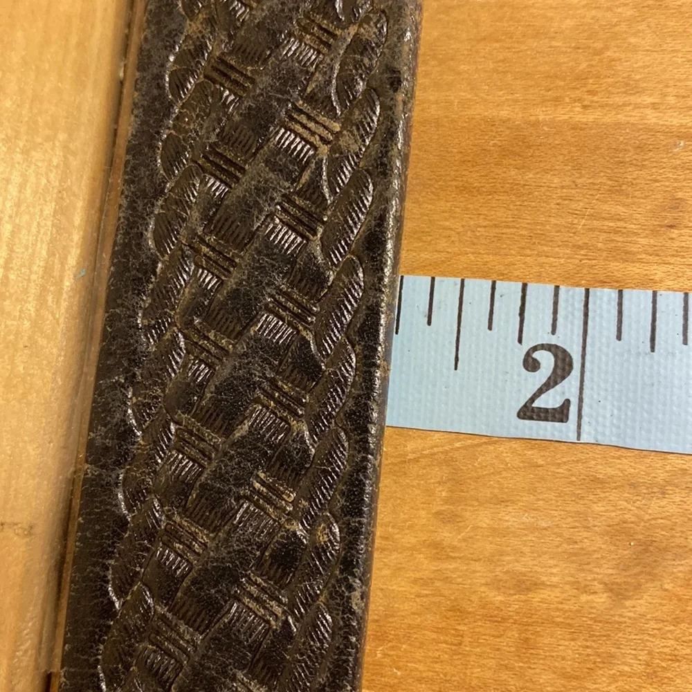 Cabela’s black leather braided tooled leather belt distressed size 46 brass